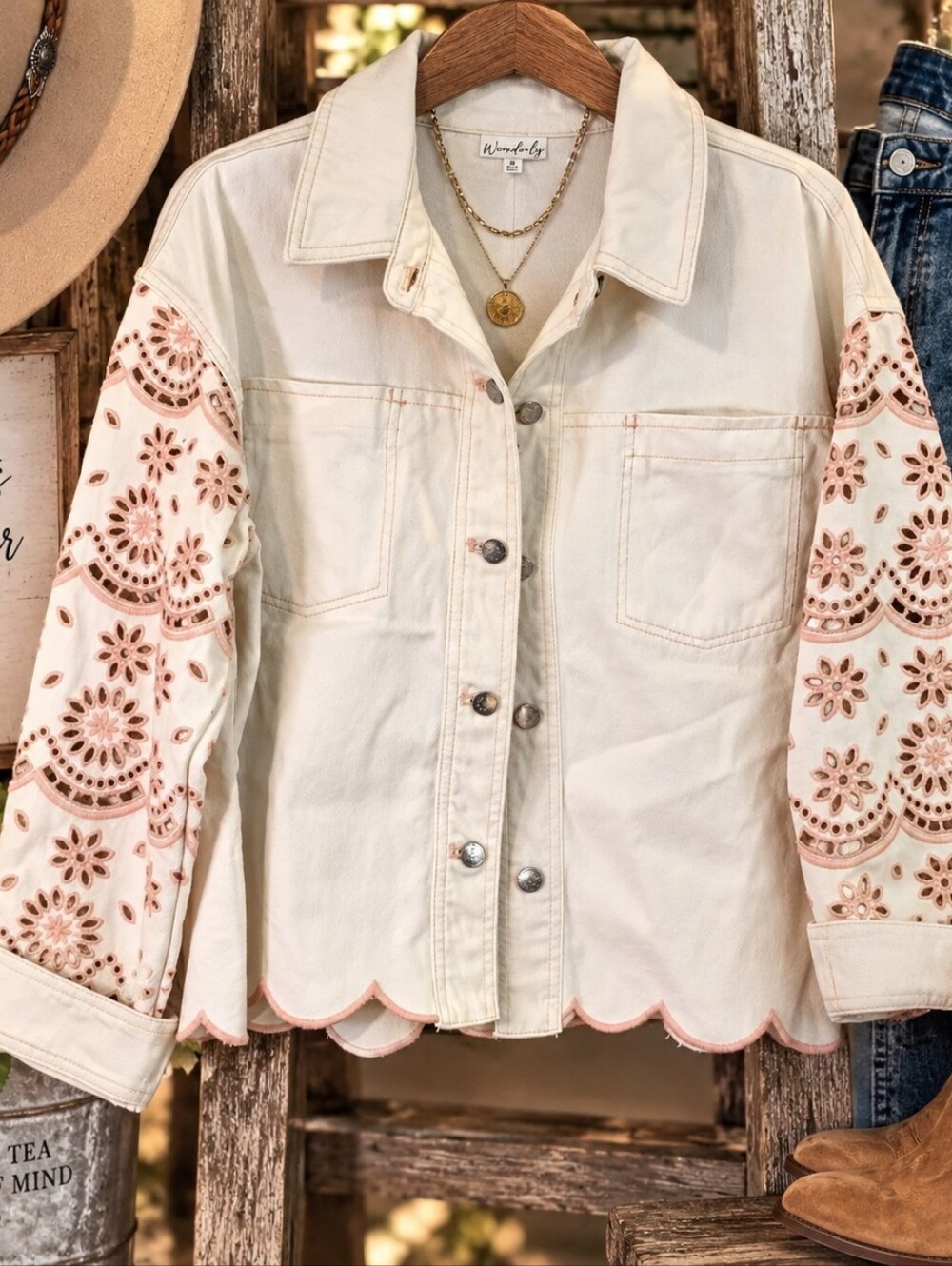 Wonderly XL NWT Eyelet Sleeve Scalloped Denim Jacket Ivory Pink